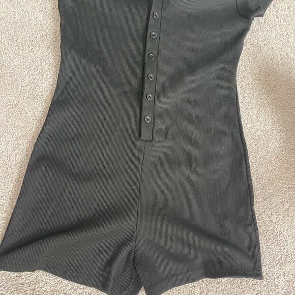 Black Ribbed Button Up Romper - Picture 4 of 5